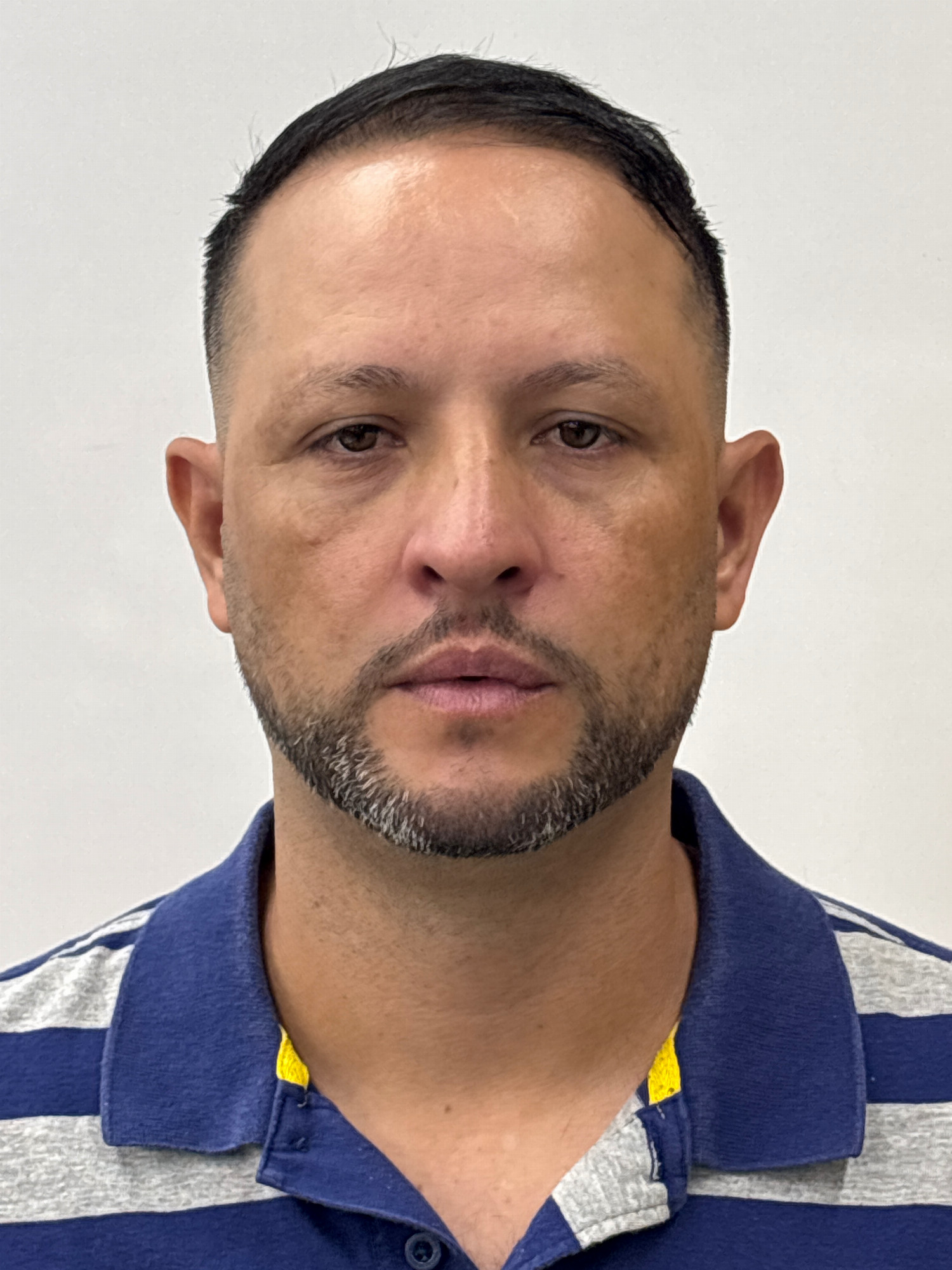 ROGER E VALENCIA RAMIREZ