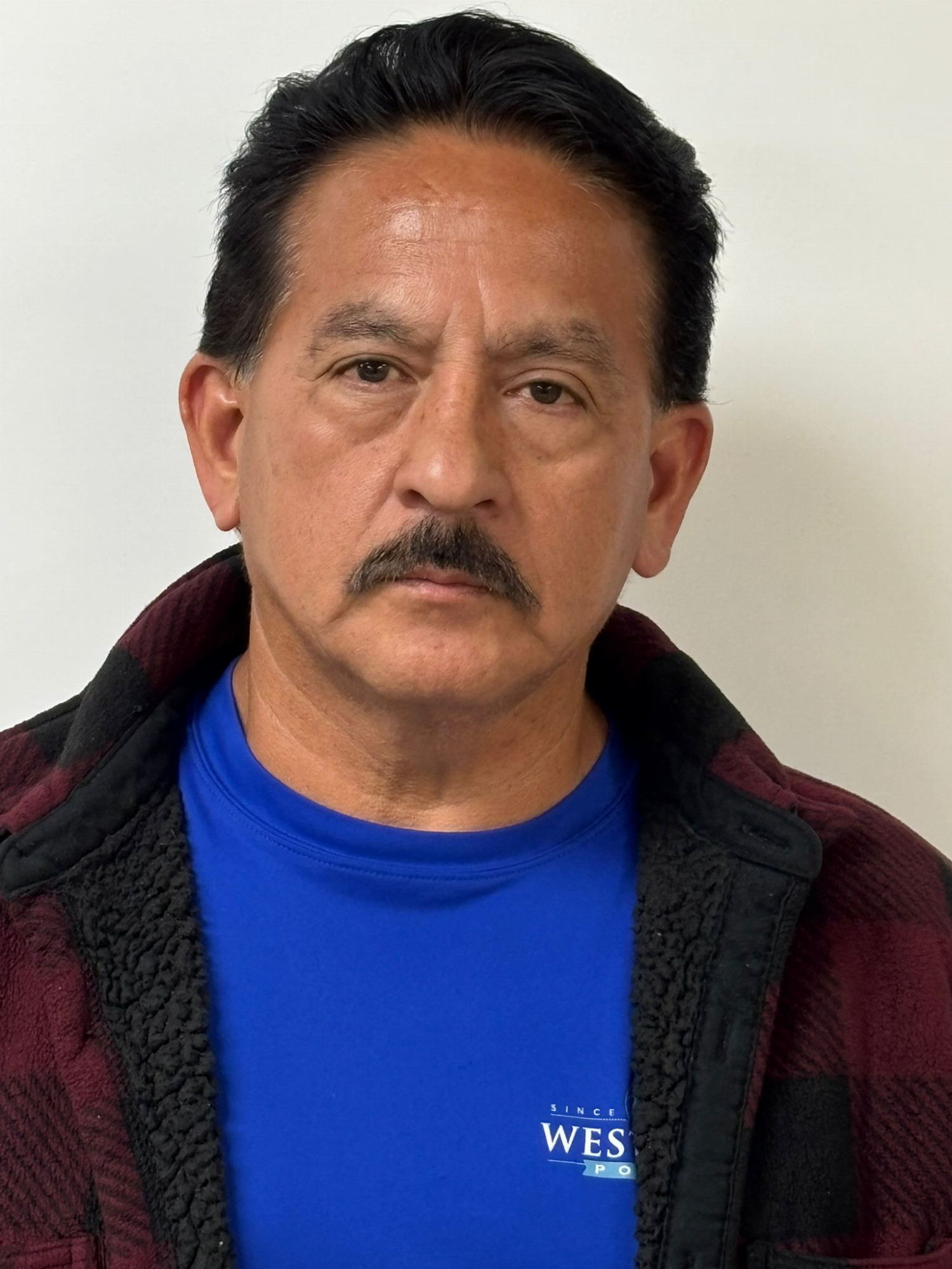 DOUGLAS MOLINA
